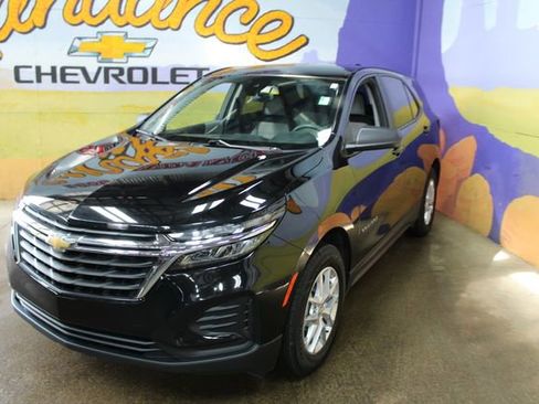 Used 2023 Chevrolet Equinox LS w/ LS Convenience Package image 4