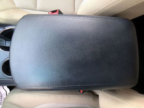 Used 2016 Ford Explorer XLT w/ Equipment Group 201A image 21