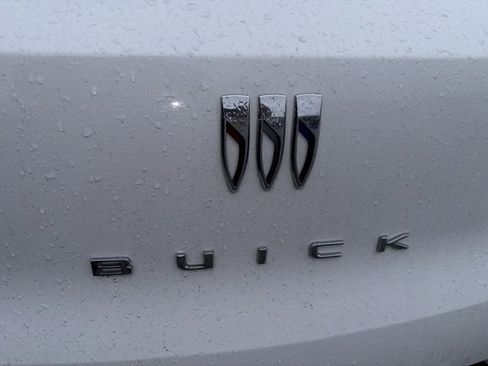 Used 2025 Buick Encore GX Preferred image 18