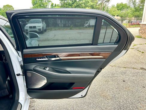 Used 2019 Genesis G90 5.0 Ultimate RWD image 19