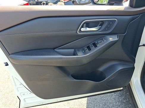 Certified 2023 Nissan Rogue Platinum AWD/4WD image 14