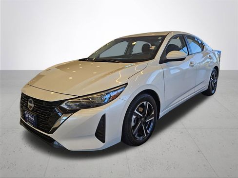 Used 2024 Nissan Sentra SV image 2