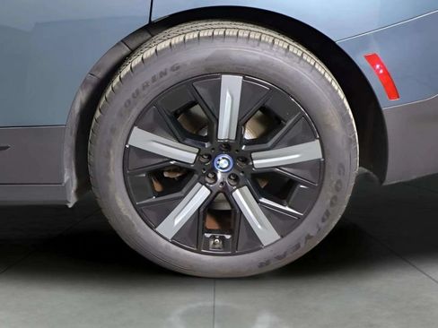 Used 2023 BMW iX xDrive50 AWD/4WD image 41