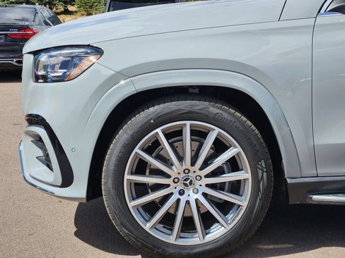 New 2026 Mercedes-Benz GLS 580 4MATIC image 9