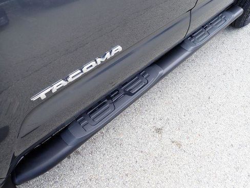 Certified 2023 Toyota Tacoma TRD Off-Road AWD/4WD image 14