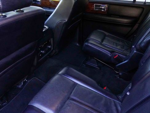 Used 2017 Lincoln Navigator Select image 34