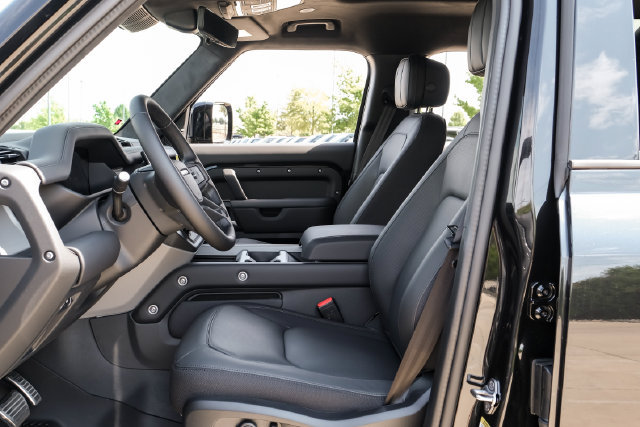 New 2026 Land Rover Defender 110 X AWD/4WD image 4