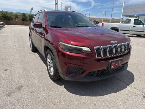 Used 2021 Jeep Cherokee Latitude FWD image 1