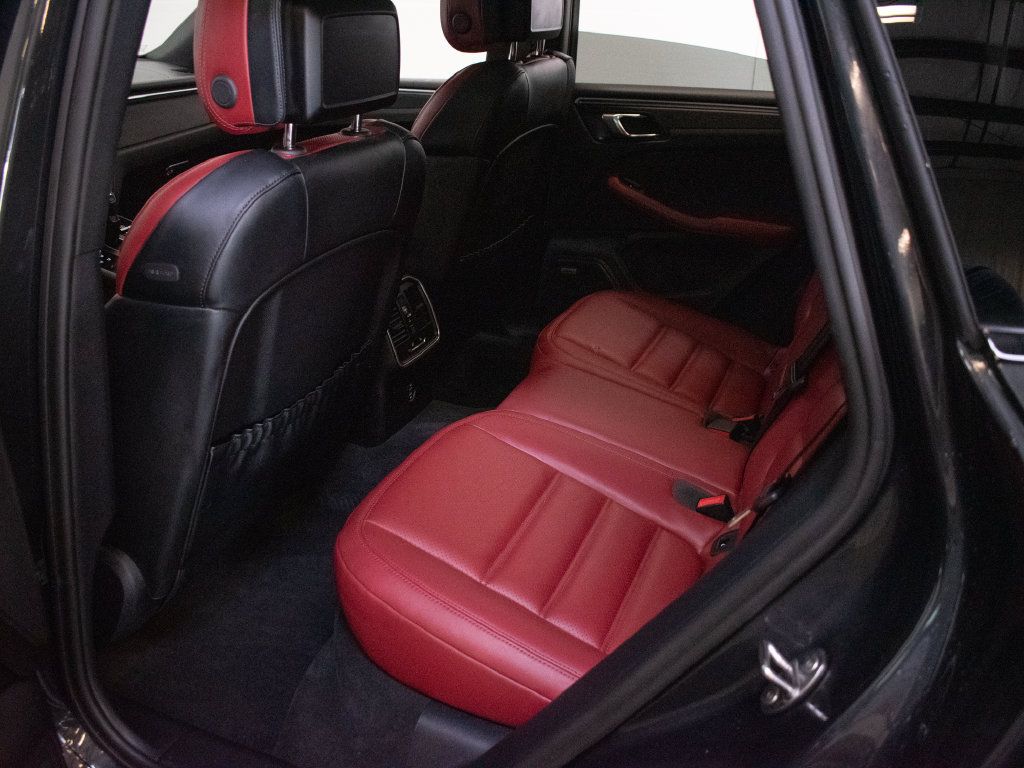 Used 2023 Porsche Macan GTS AWD/4WD image 24
