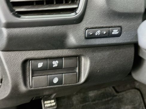 Used 2025 Nissan Leaf S FWD image 17