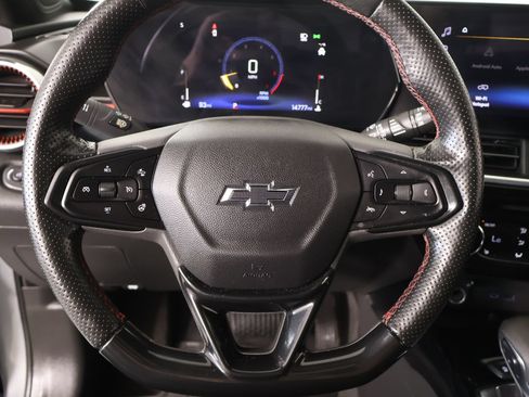 Used 2026 Chevrolet Trax RS w/ Sunroof Package FWD image 3