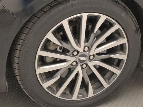 Used 2017 Lincoln Continental Select image 31