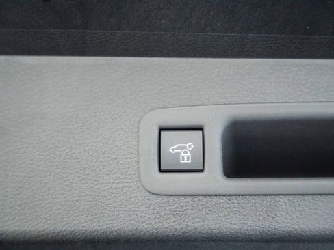New 2026 Toyota Sienna XLE AWD/4WD image 11