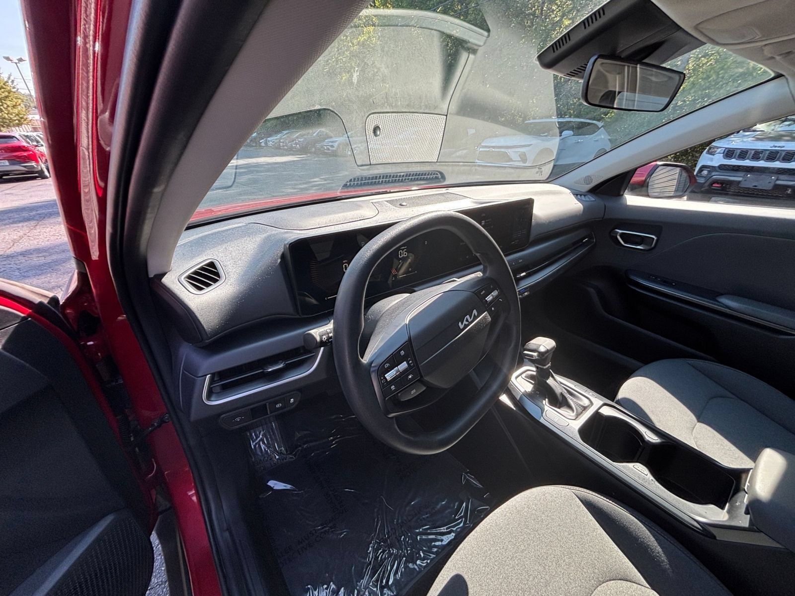Used 2025 Kia K4 FWD image 29