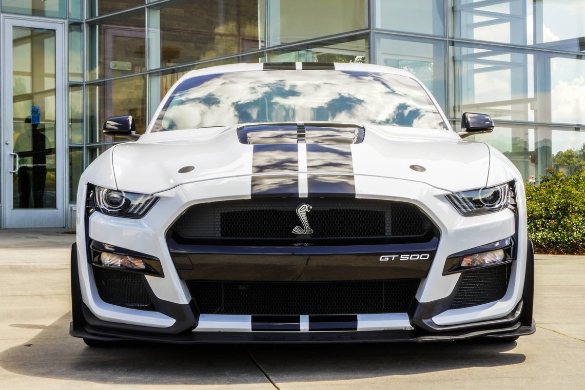 Used 2022 Ford Mustang Shelby GT500 w/ Technology Package RWD image 7