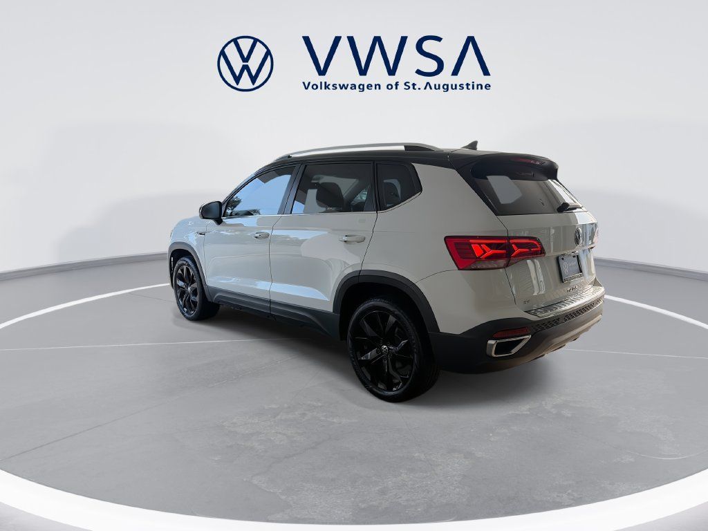 Certified 2023 Volkswagen Taos SE w/ Panoramic Sunroof Package FWD image 5