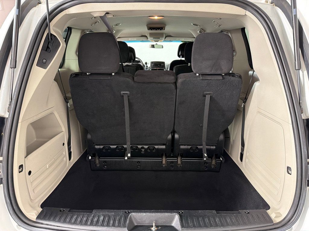 Used 2014 Dodge Grand Caravan SXT FWD image 20