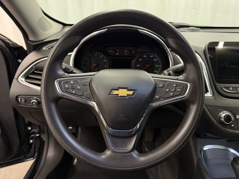 Used 2020 Chevrolet Malibu LT image 12