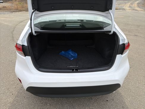 Used 2025 Toyota Corolla LE image 18