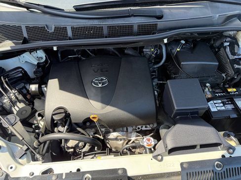 Used 2017 Toyota Sienna XLE w/ XLE Navigation Package AWD/4WD image 49