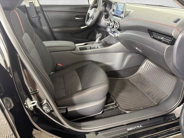 Used 2025 Nissan Sentra SR FWD image 13
