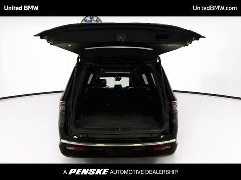 Used 2023 Jeep Wagoneer 4WD w/ Premium Group I image 14