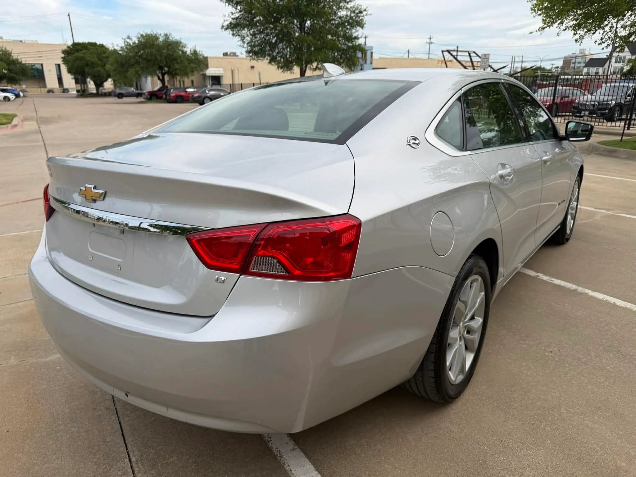 Used 2019 Chevrolet Impala LT FWD image 5