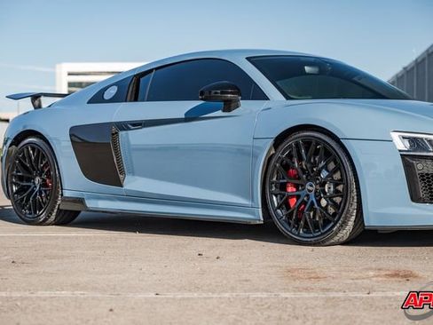 Used 2018 Audi R8 V10 w/ Premium Package image 78