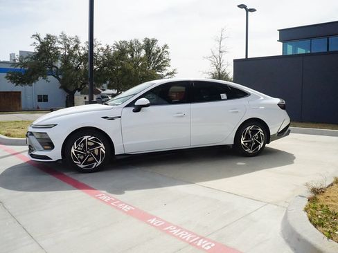 New 2026 Hyundai Sonata SEL FWD image 4