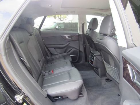 Used 2023 Audi Q8 Premium Plus w/ Premium Plus Package image 27