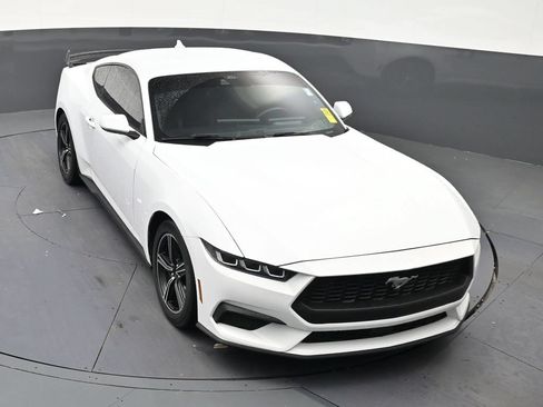 Used 2024 Ford Mustang Coupe RWD image 18