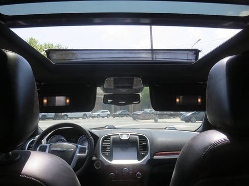 Used 2012 Chrysler 300 Limited RWD image 13
