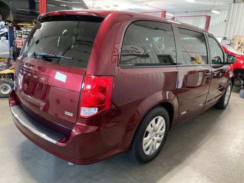 Used 2017 Dodge Grand Caravan SE FWD image 6