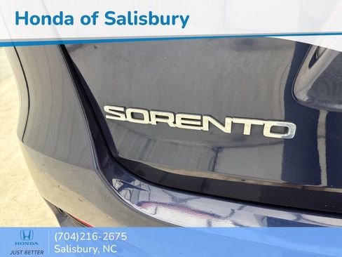 Used 2020 Kia Sorento LX w/ LX I4 Convenience Package image 8