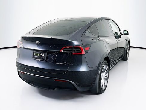 Used 2024 Tesla Model Y Long Range image 9
