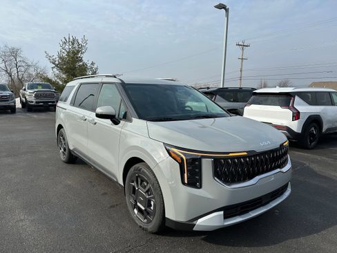 New 2026 Kia Carnival EX image 3