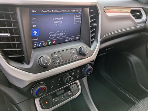 Certified 2023 GMC Acadia SLE w/ Driver Convenience Package image 18