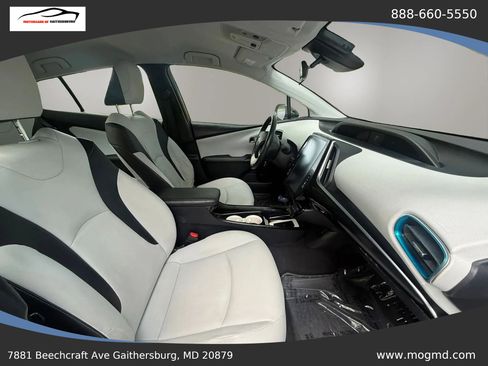 Used 2017 Toyota Prius Prime Premium FWD image 22