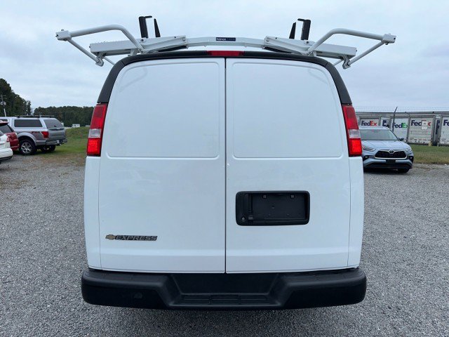 Used 2025 Chevrolet Express 2500 w/ Driver Convenience Package RWD image 10