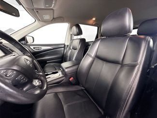 Used 2019 Nissan Pathfinder SL video 3