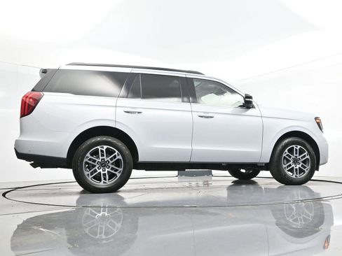 Used 2025 Ford Expedition Active AWD/4WD image 49