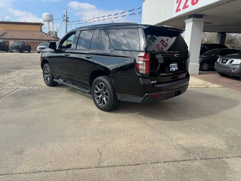 Used 2021 Chevrolet Tahoe Z71 w/ Z71 Signature Package image 3