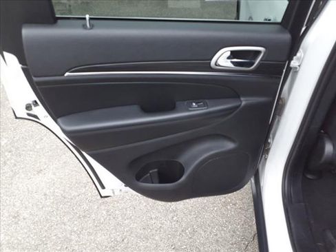 Used 2022 Jeep Grand Cherokee Limited image 20