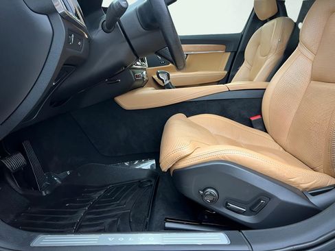 Used 2017 Volvo S90 T5 Inscription w/ Vision Package image 36