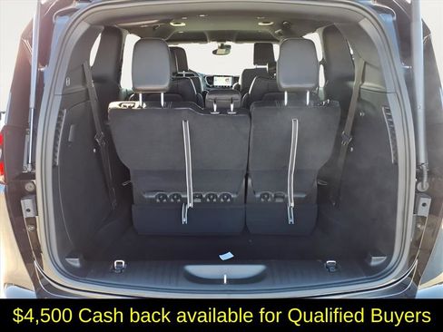 New 2026 Chrysler Pacifica Select w/ S Appearance Package image 6