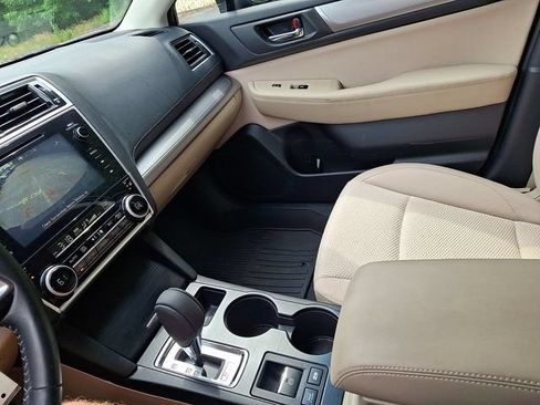 Used 2018 Subaru Outback 2.5i Premium AWD/4WD image 30