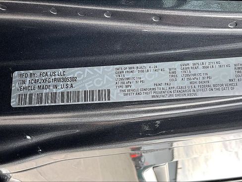 Used 2024 Jeep Wrangler Unlimited Rubicon w/ Technology Group image 33