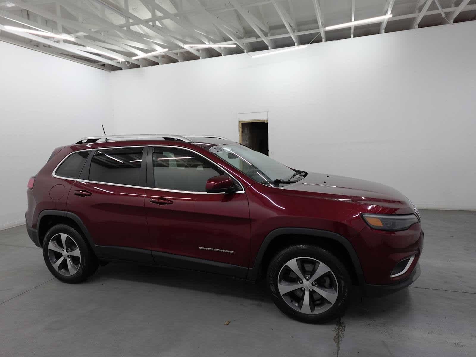 Used 2019 Jeep Cherokee Limited AWD/4WD image 4