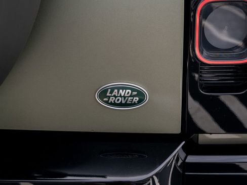 Used 2022 Land Rover Defender 90 X AWD/4WD image 15