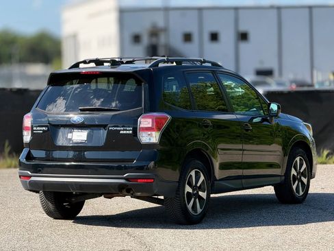 Used 2017 Subaru Forester 2.5i Premium w/ All-Weather Package image 9